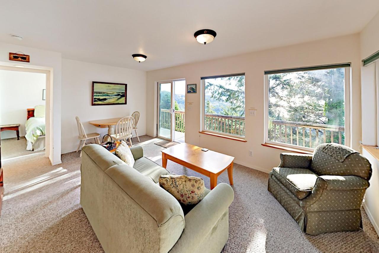 Lower Sky Beach Cabin Oceanside Exterior photo